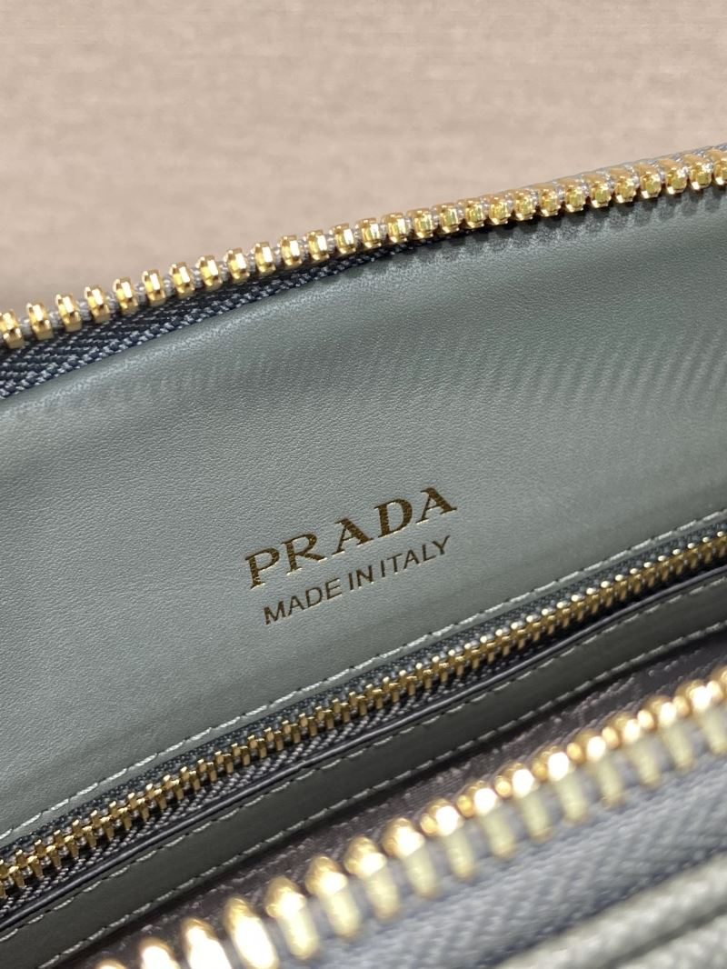Pra*a top handle bags
